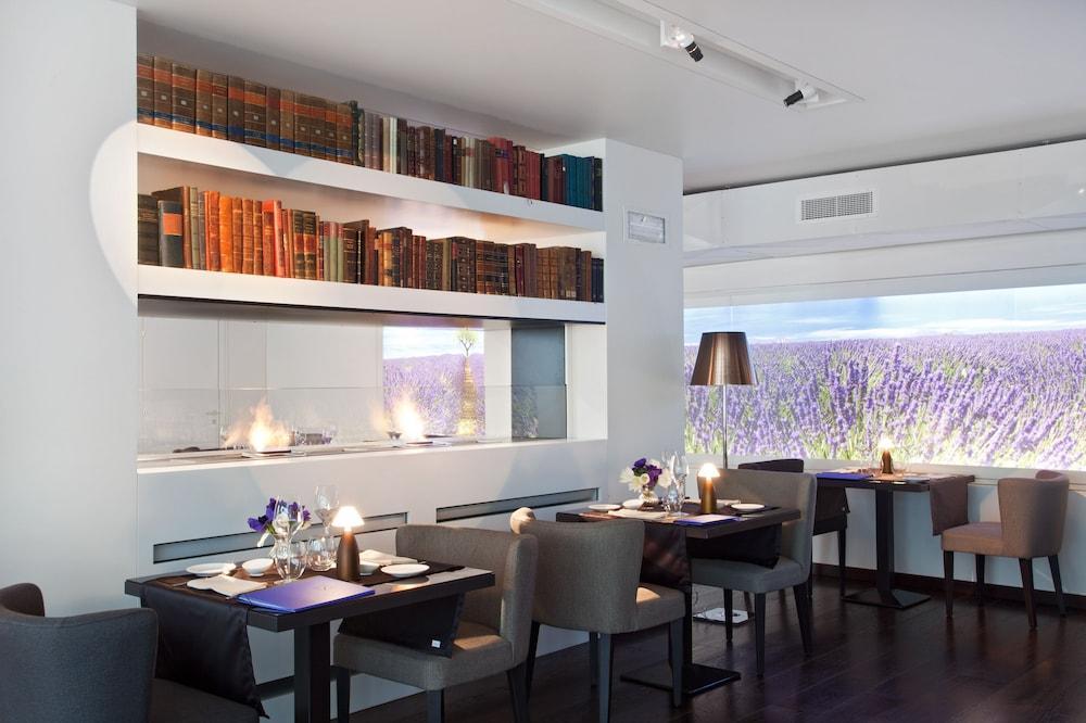 Magna Pars L'Hotel A Parfum, Small Luxury Hotels Of The World Milano Eksteriør bilde Interior of the restaurant