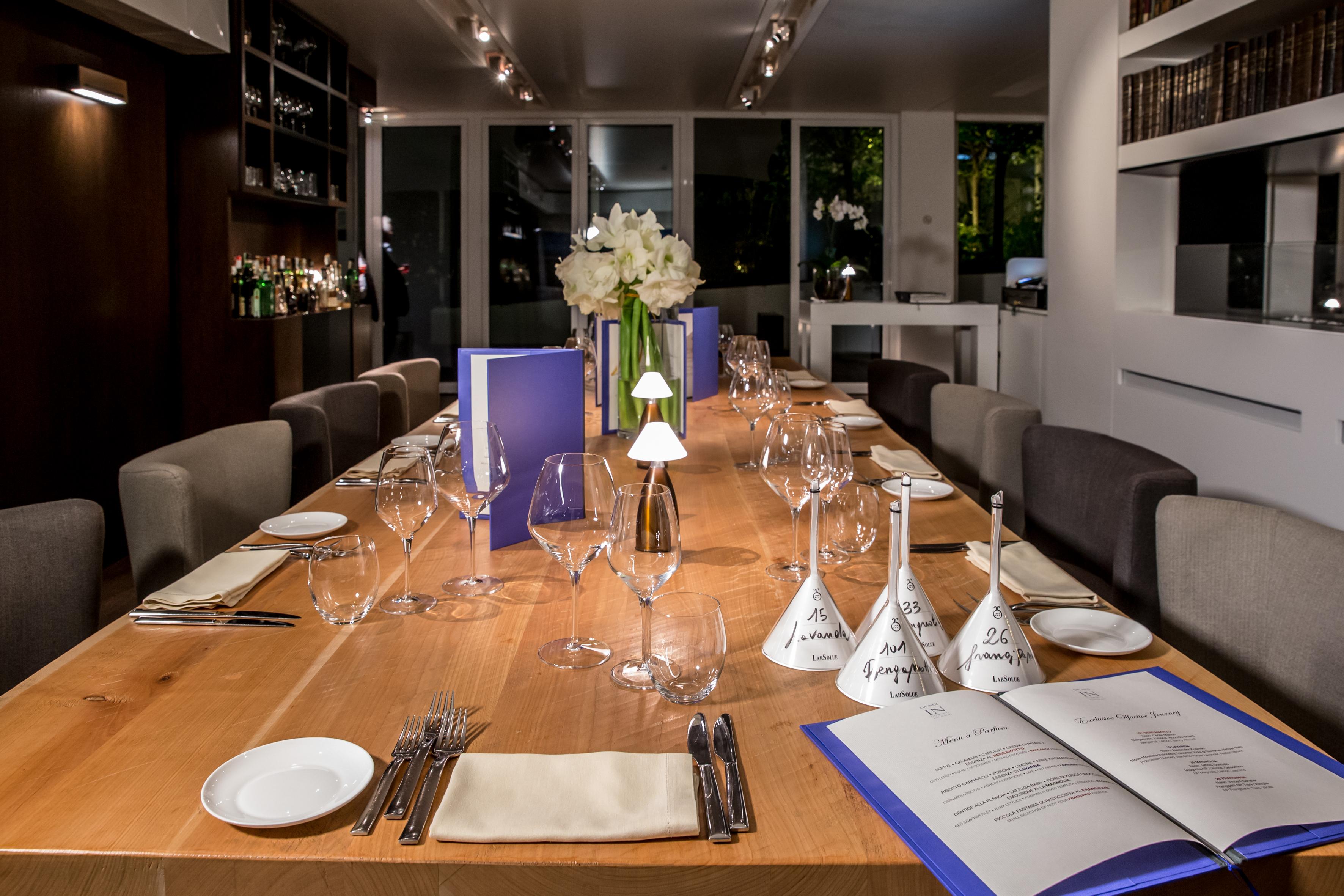 Magna Pars L'Hotel A Parfum, Small Luxury Hotels Of The World Milano Eksteriør bilde The Wine Scholar Guild's wine education center in New York City