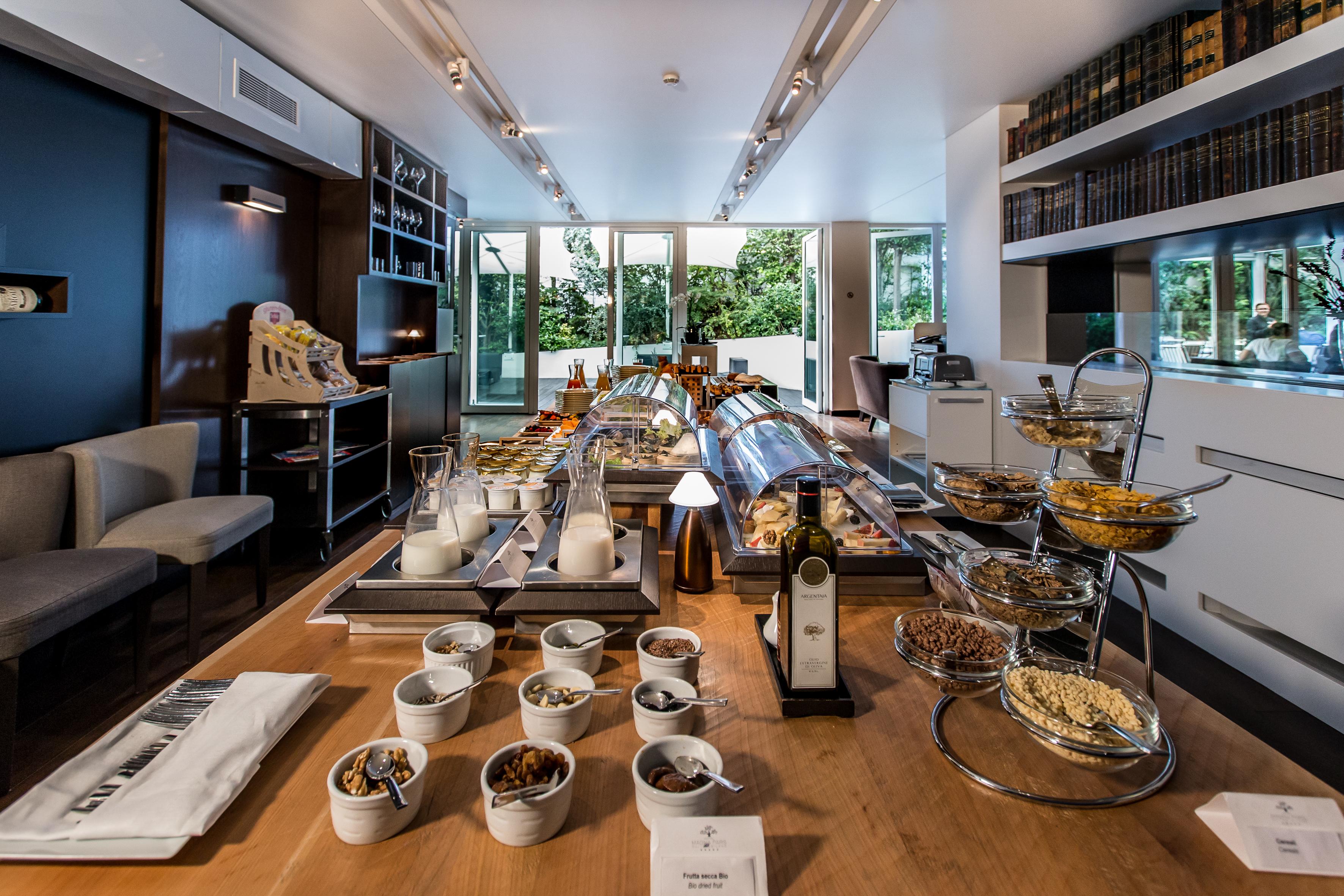 Magna Pars L'Hotel A Parfum, Small Luxury Hotels Of The World Milano Eksteriør bilde The tea tasting room at the German Tea Museum