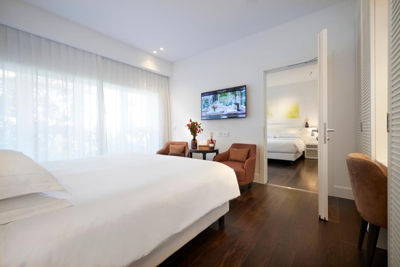 Magna Pars L'Hotel A Parfum, Small Luxury Hotels Of The World Milano Eksteriør bilde A room at the hotel