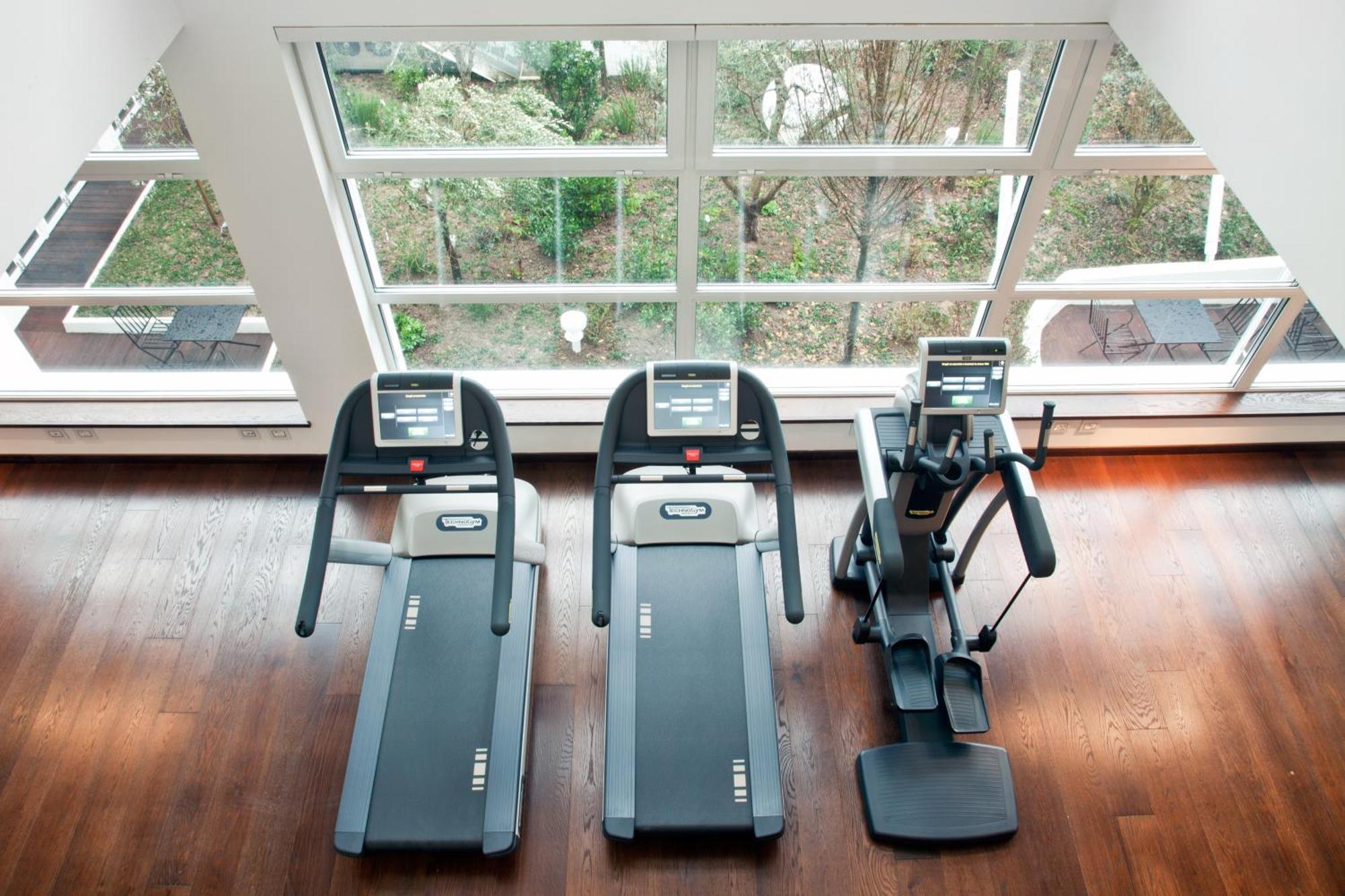 Magna Pars L'Hotel A Parfum, Small Luxury Hotels Of The World Milano Eksteriør bilde Treadmills and elliptical cross trainer