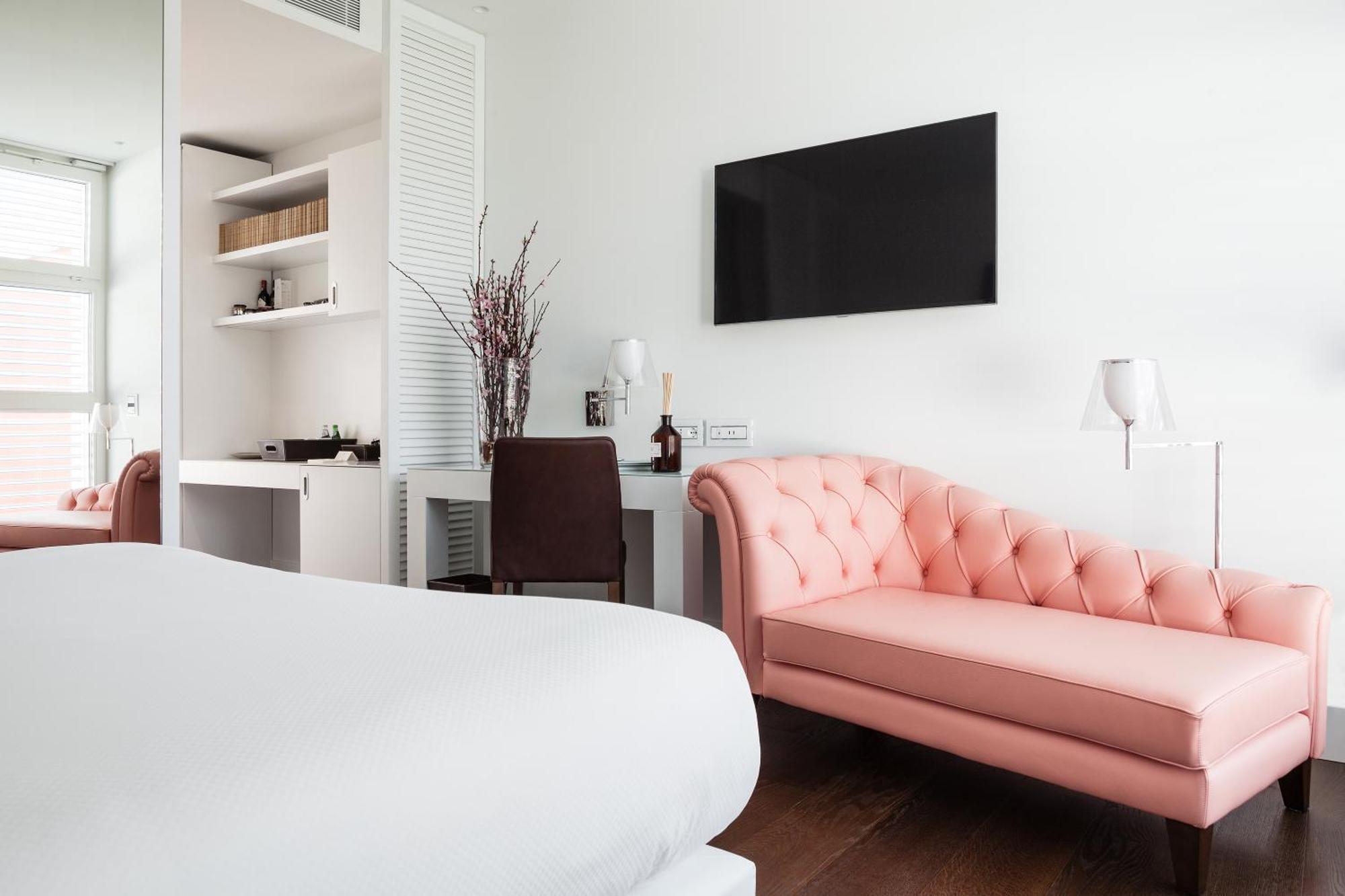 Magna Pars L'Hotel A Parfum, Small Luxury Hotels Of The World Milano Eksteriør bilde A room at the Hotel 57