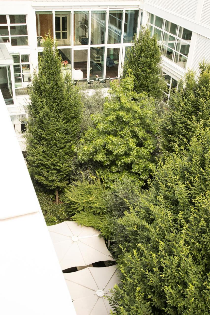 Magna Pars L'Hotel A Parfum, Small Luxury Hotels Of The World Milano Eksteriør bilde The garden