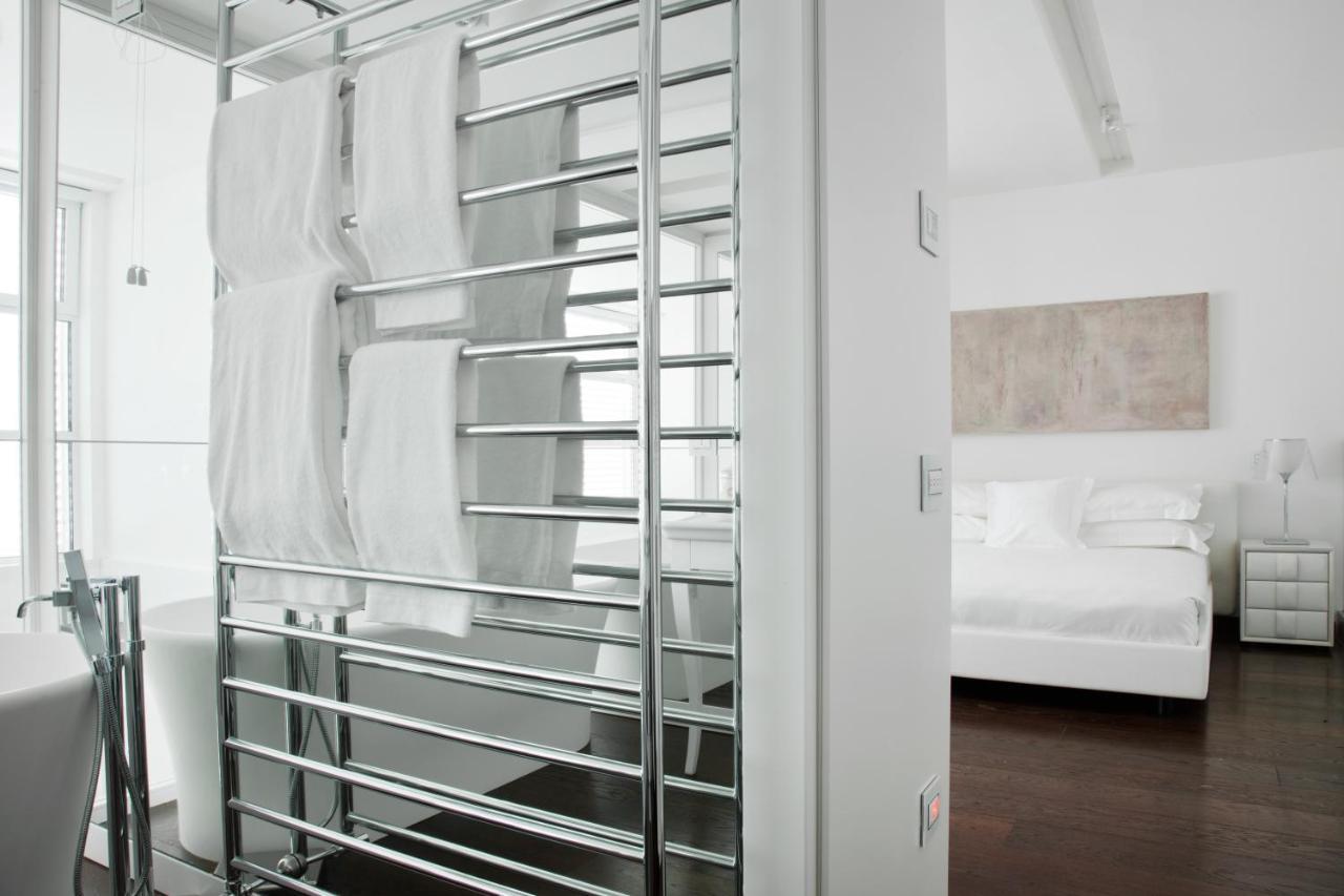 Magna Pars L'Hotel A Parfum, Small Luxury Hotels Of The World Milano Rom bilde A towel warmer