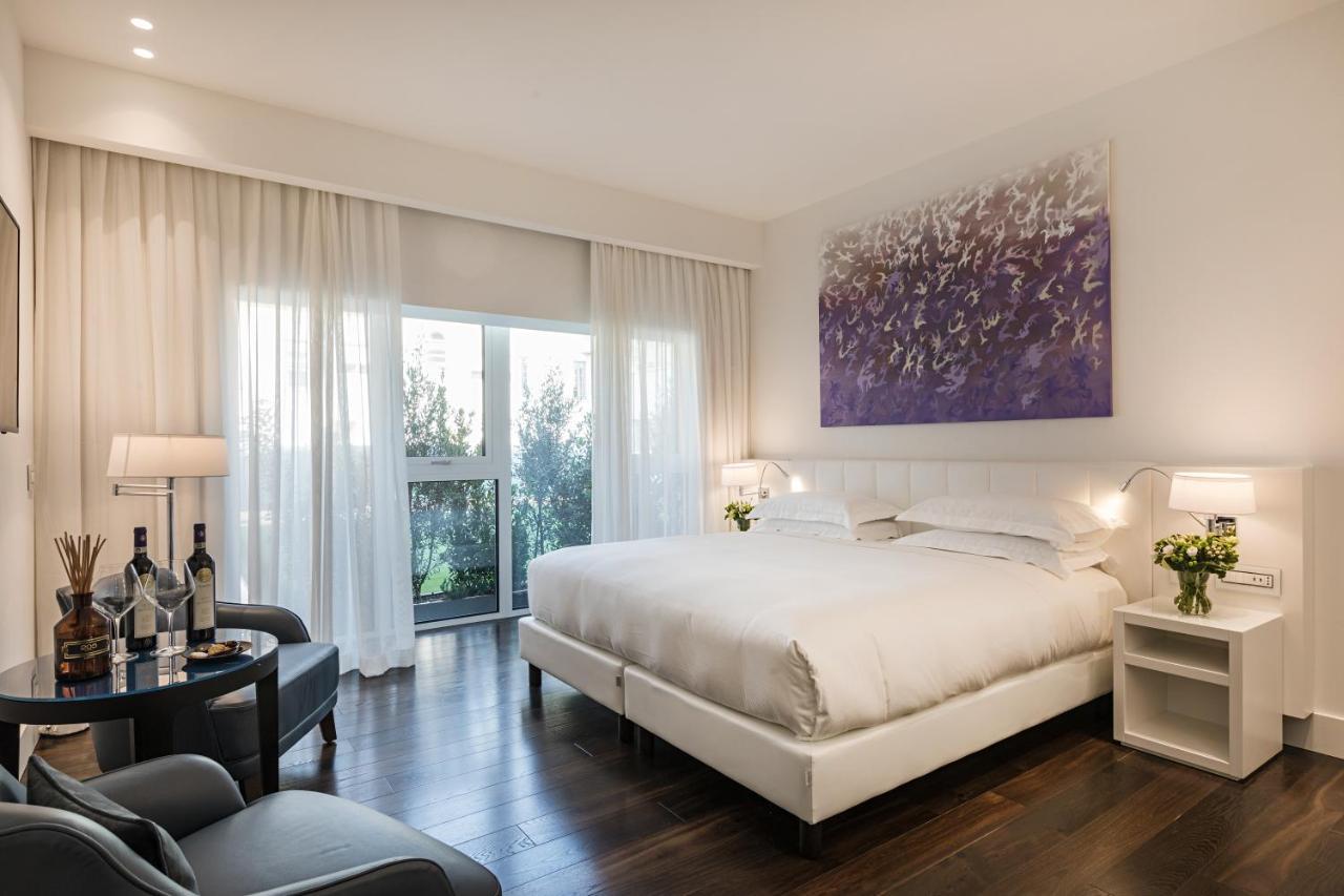 Magna Pars L'Hotel A Parfum, Small Luxury Hotels Of The World Milano Eksteriør bilde Deluxe room